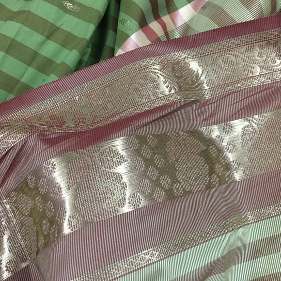 Banarasi Two Tone Silk Saree Without blouse - Picture 8 of 11